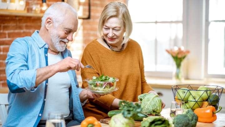 seniors with healthy food